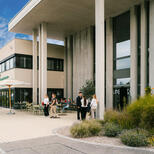 Seminarraum Bindestrich